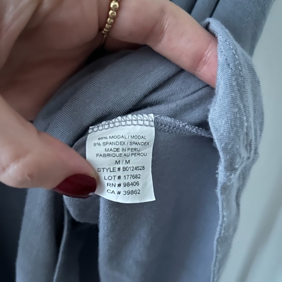 $5 DONATING FRIDAY —- Grey theory tank vneck long shirt blouse size medium - Picture 4 of 4